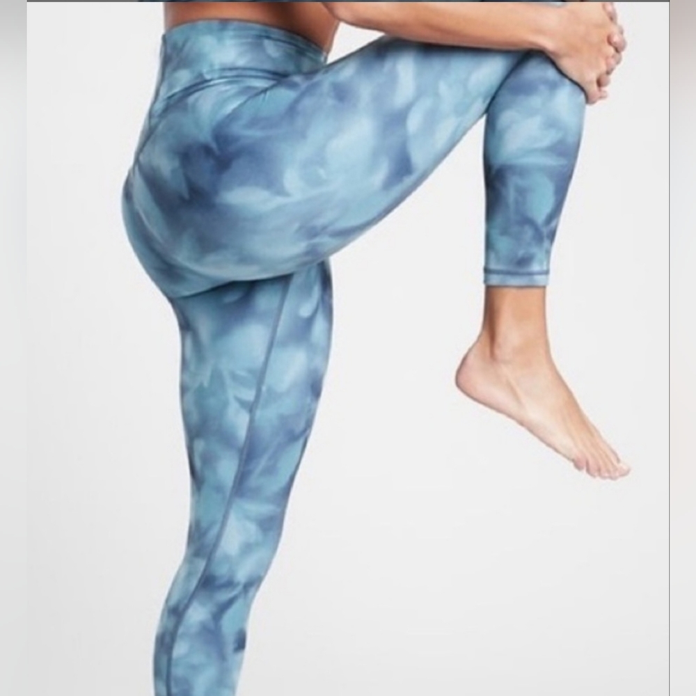 Athleta Elation Printed 7/8 Tight in Serene Riviera Blue sz XL